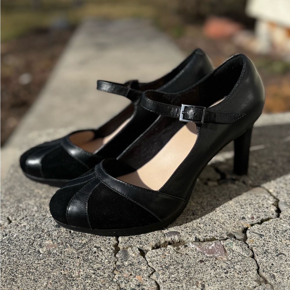 Clarks Black Ambyr Light Mary Jane Heels